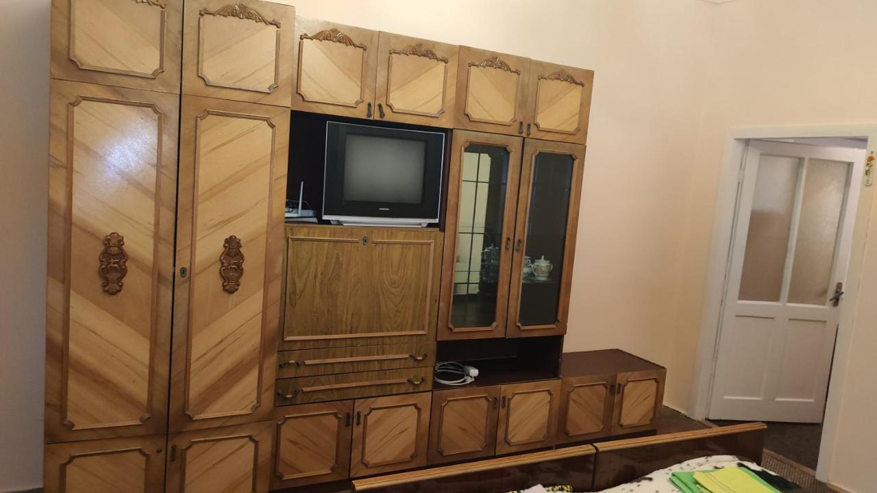 Apartment On Sheptytskyh 27 Lviv Exteriör bild